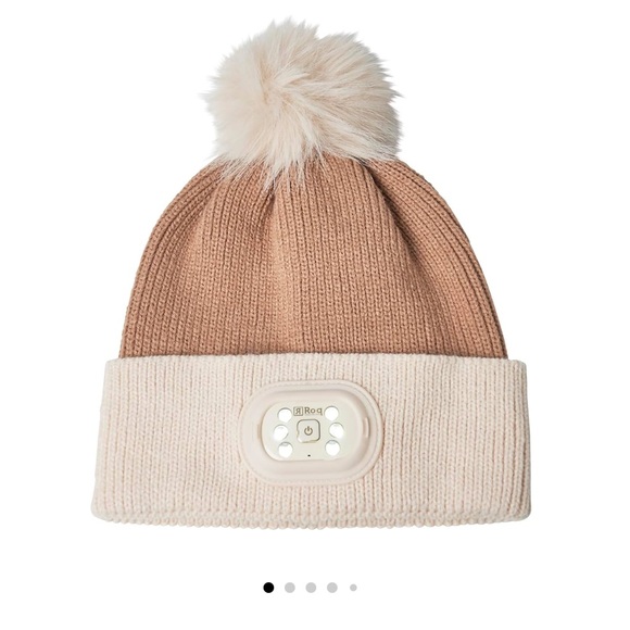Head Lightz Accessories - NWT HEAD LIGHTZ pompom beanie with rechargeable LED light